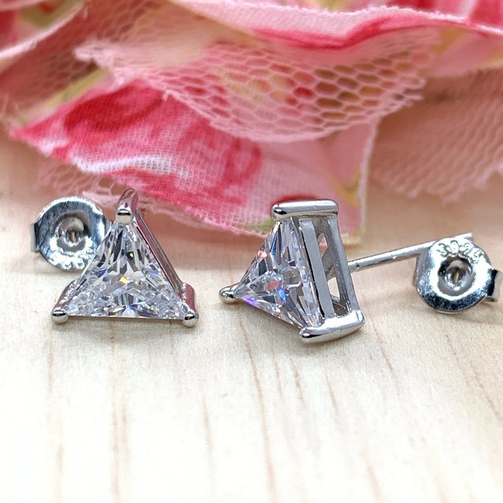 🌟 Sterling Silver 925 CZ Triangle Stud Earrings - Picture 3 of 4